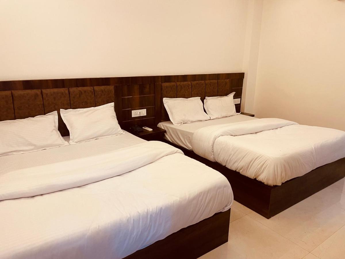 Divine Ganga - Luxury Comfort ! Travellers Delight ! Budget Friendly ! Prime Location ! Guest Favourite Haridwār Exterior foto