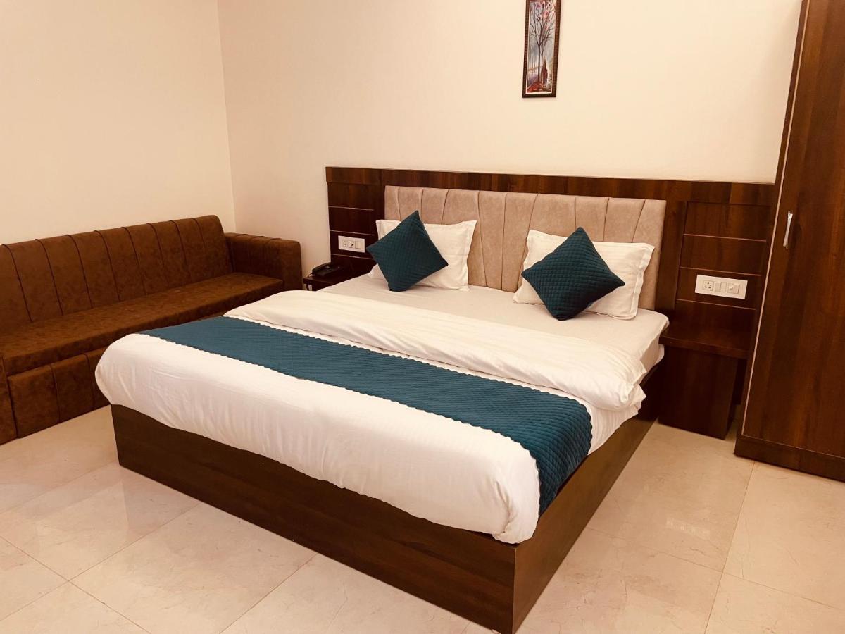 Divine Ganga - Luxury Comfort ! Travellers Delight ! Budget Friendly ! Prime Location ! Guest Favourite Haridwār Exterior foto