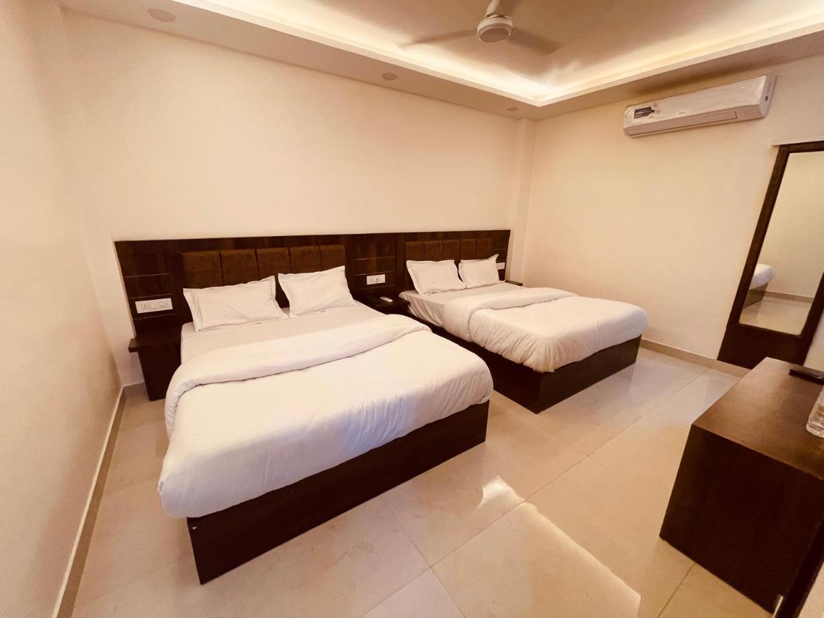 Divine Ganga - Luxury Comfort ! Travellers Delight ! Budget Friendly ! Prime Location ! Guest Favourite Haridwār Exterior foto
